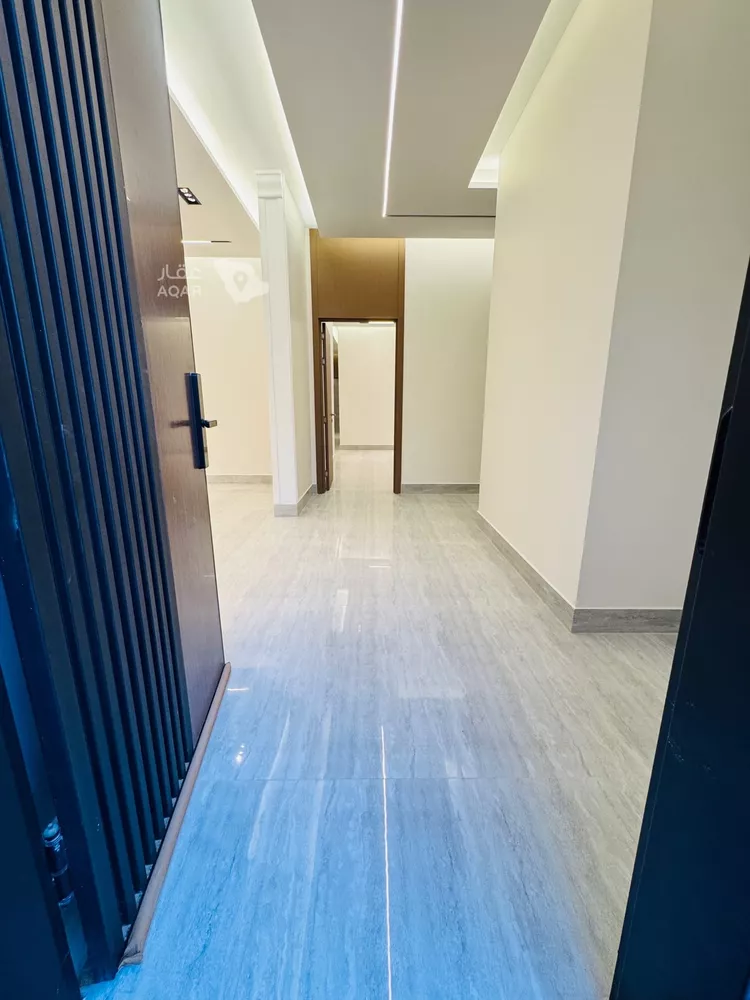 Floor for Sale in Riyadh Ar Rimal 6