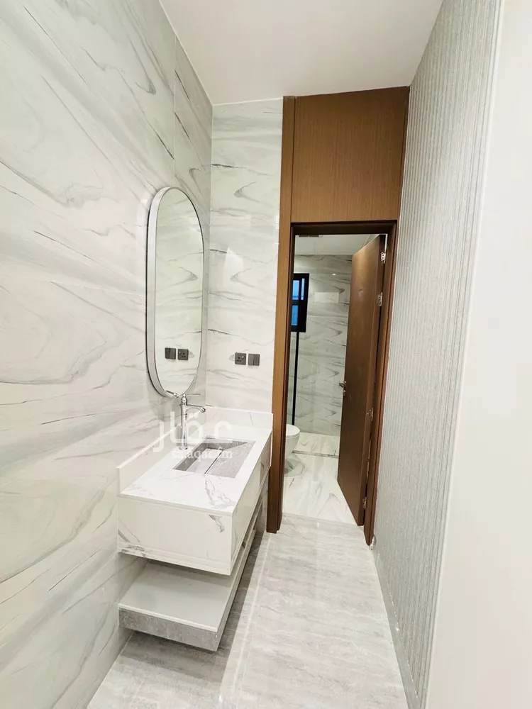 Floor for Sale in Riyadh Ar Rimal 10