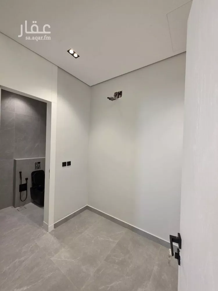 دور للبيع في شارع رقم 302, حي النرجس, مدينة الرياض, منطقة الرياض صورة 5