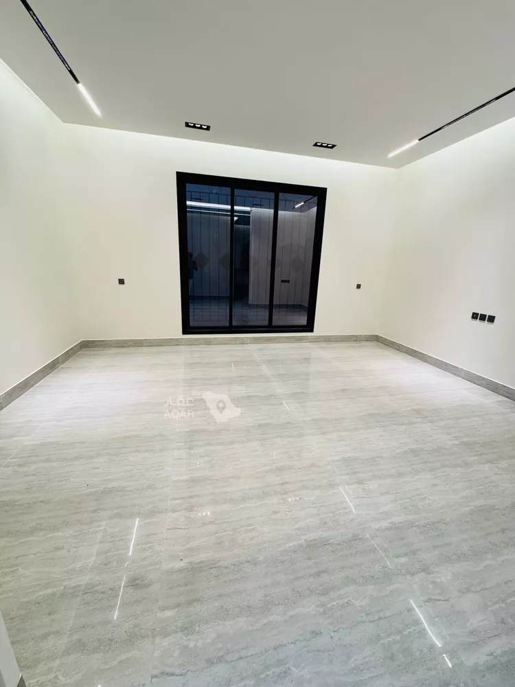 Floor for Sale in Riyadh Ar Rimal 5