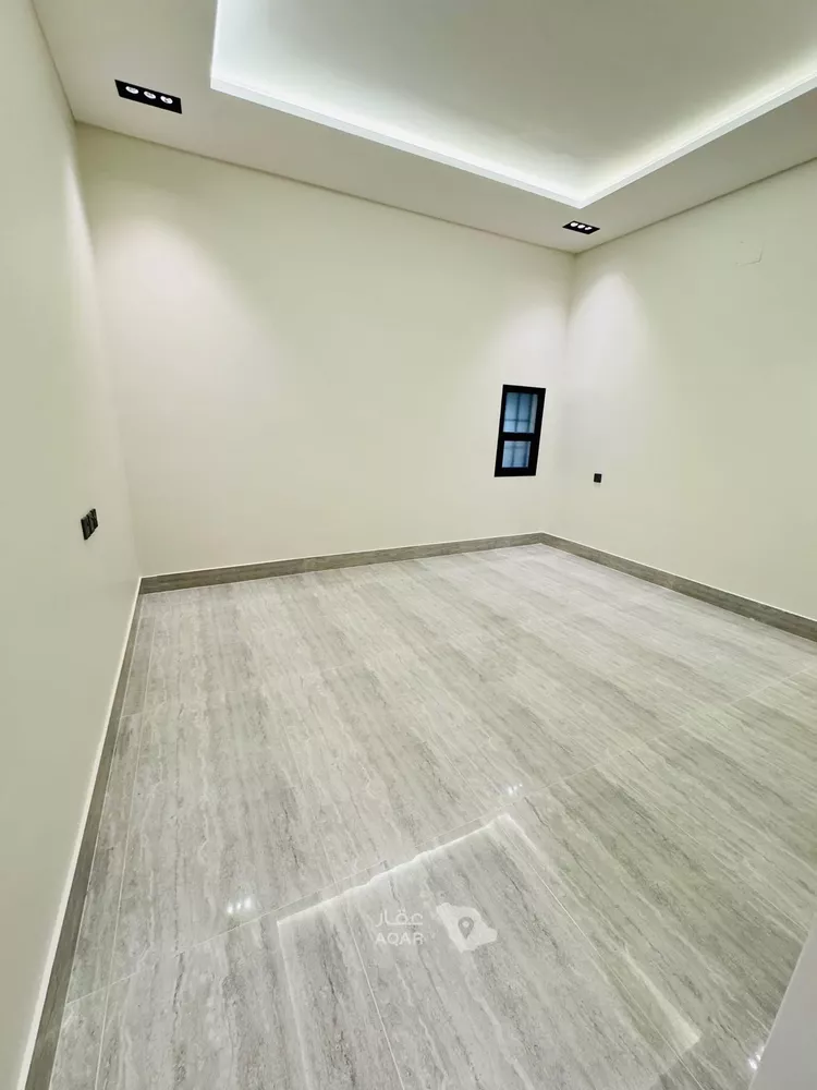 Floor for Sale in Riyadh Ar Rimal 14