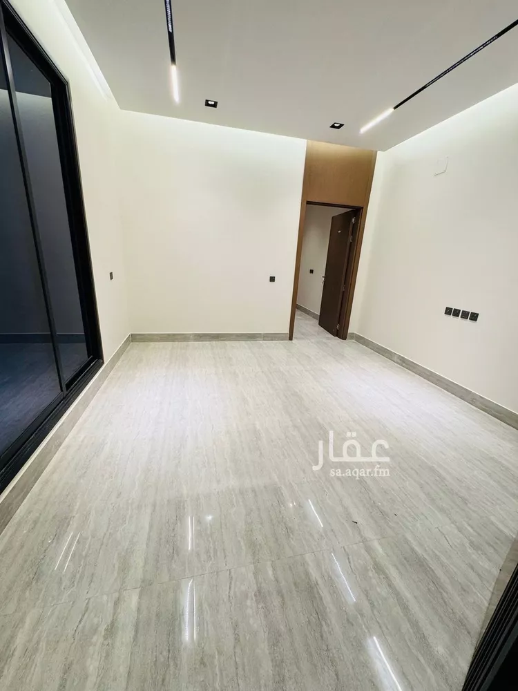Floor for Sale in Riyadh Ar Rimal 11