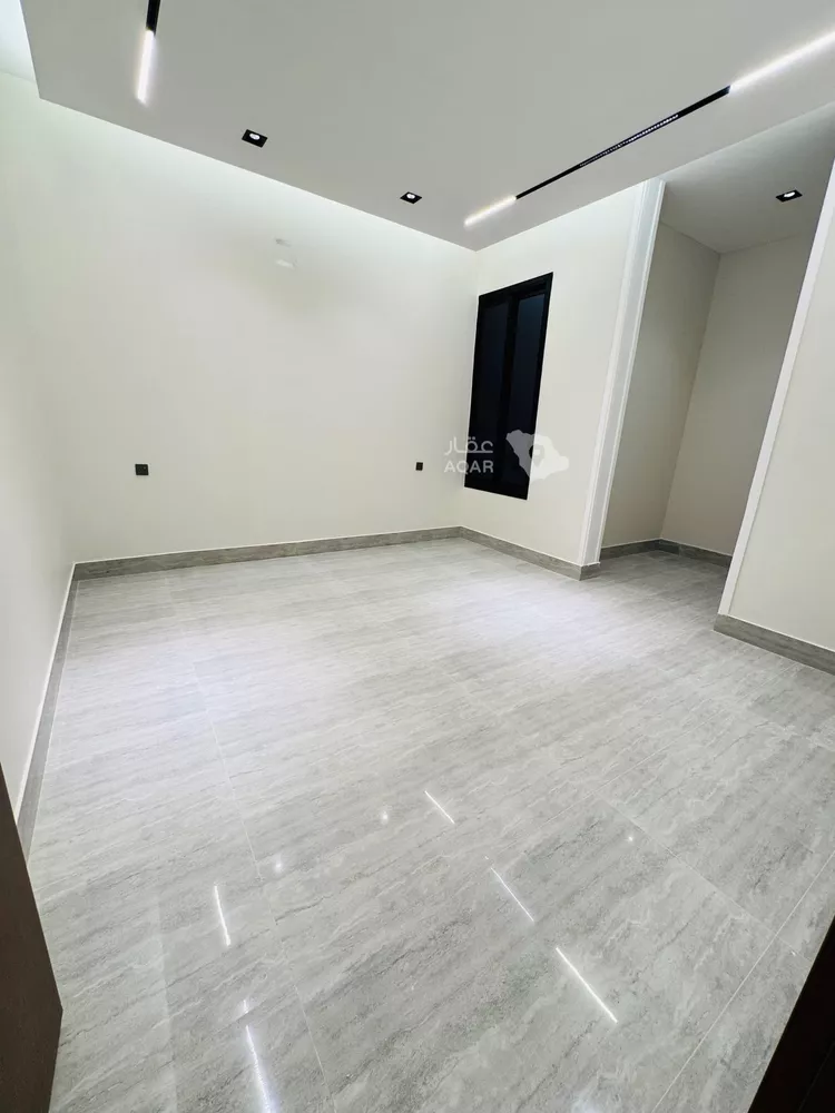 Floor for Sale in Riyadh Ar Rimal 17