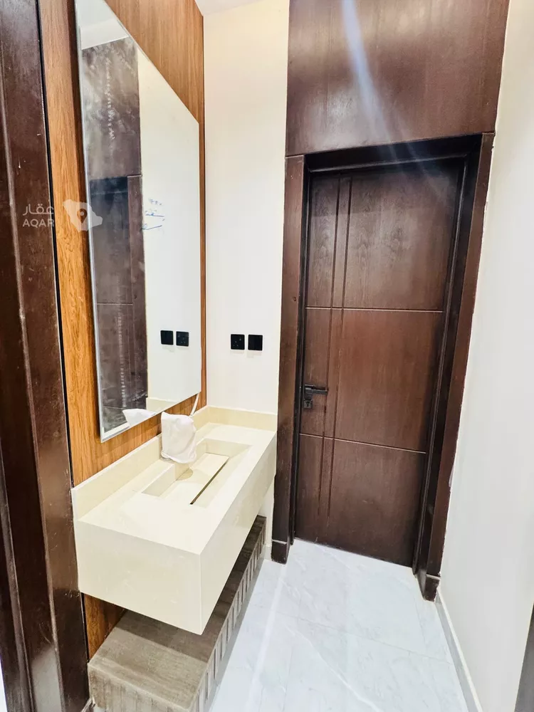 Floor for Sale in Riyadh Al Munsiyah 6