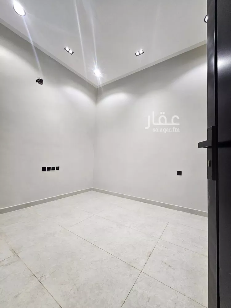 دور للبيع في شارع أبين, حي العريجاء الغربي, مدينة الرياض, منطقة الرياض صورة 4