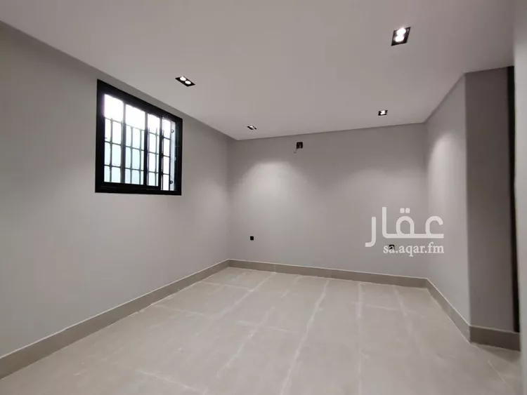 فيلا للبيع في شارع عبدالرحمن ابن مقبل, حي عكاظ, مدينة الرياض, منطقة الرياض صورة 3