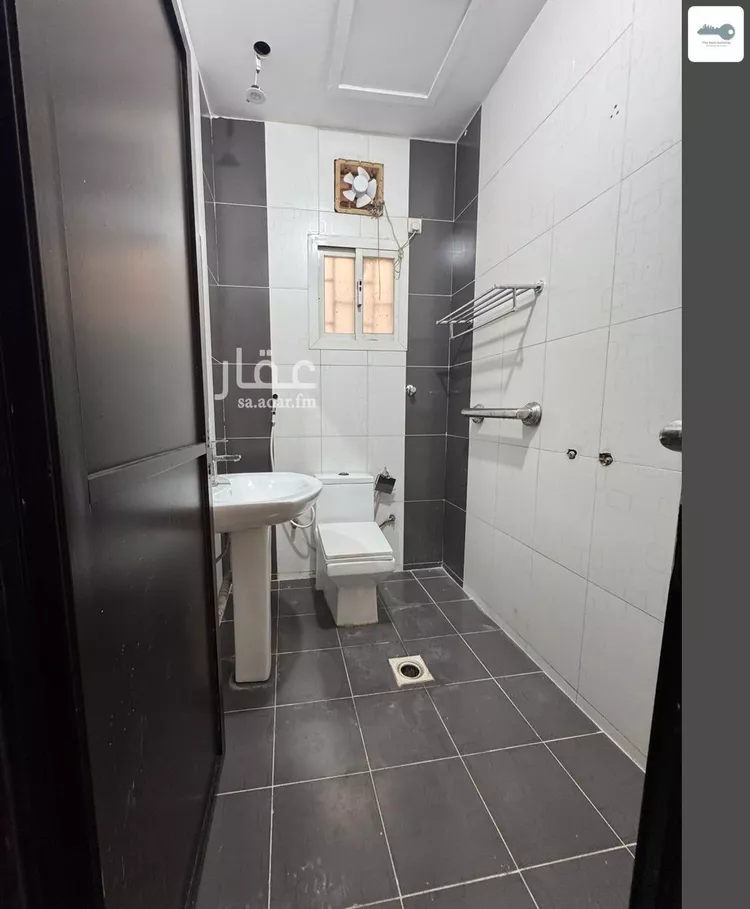 مكتب تجاري للإيجار في شارع عبد الرحمن الخزاعي, حي المروة, مدينة جدة, منطقة مكة المكرمة صورة 5