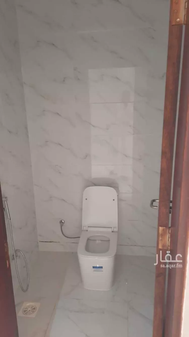 عمارة للإيجار في شارع محمد تاج العارفين, حي الصالحية, مدينة جدة, منطقة مكة المكرمة