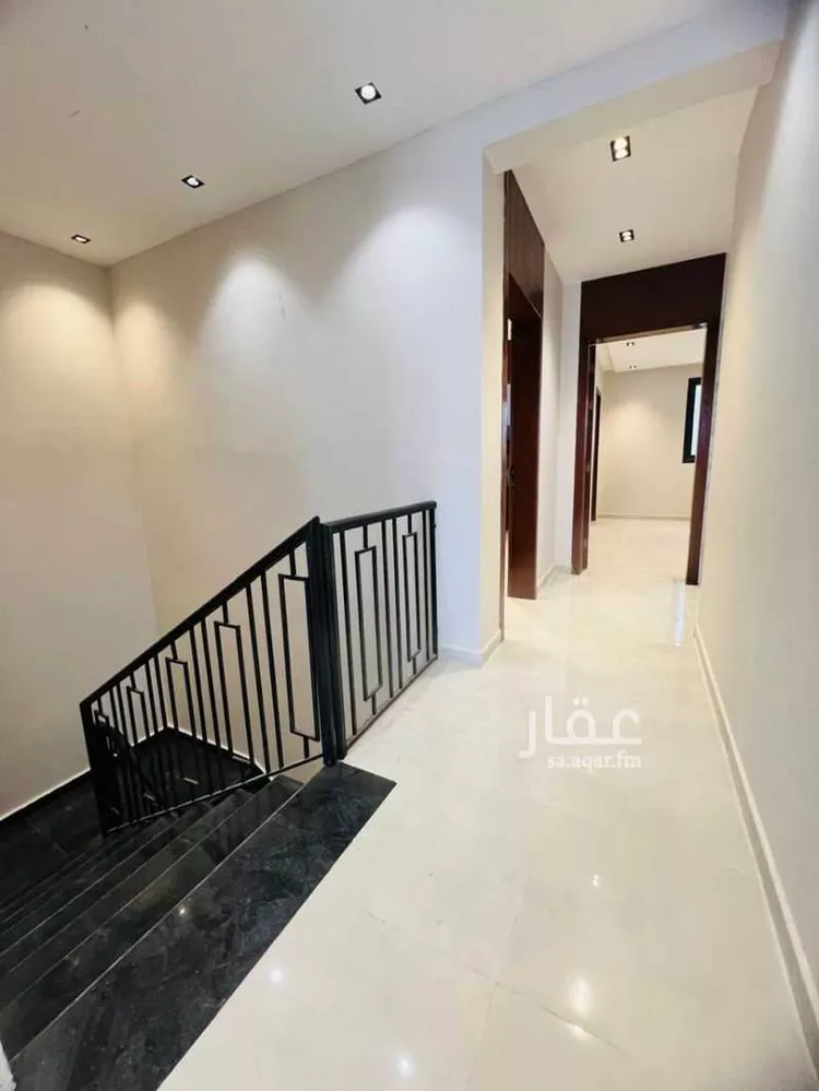 Floor for Sale in Riyadh Al Janadriyah 8