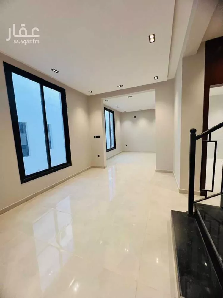 Floor for Sale in Riyadh Al Janadriyah 7