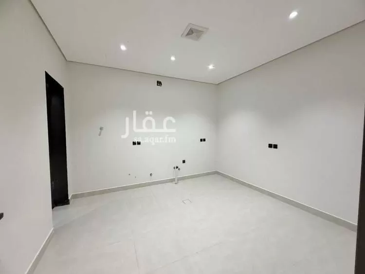 Floor for Sale in Riyadh Al Janadriyah 12
