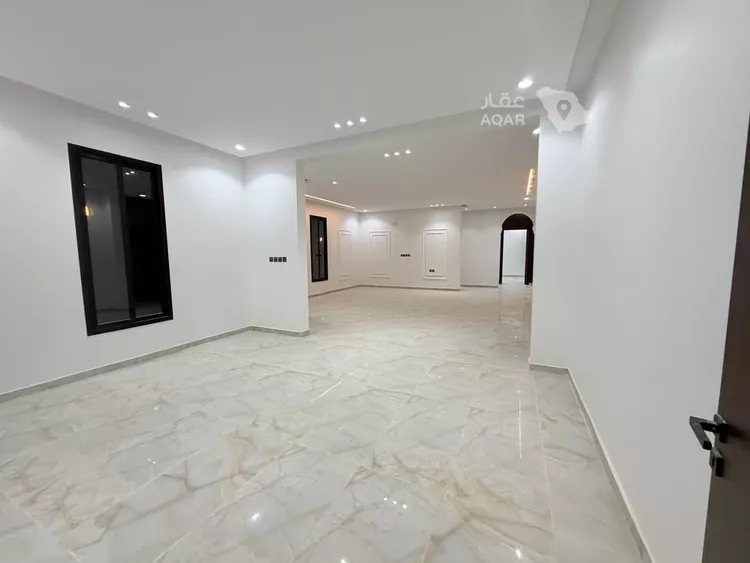 Floor for Sale in Riyadh Al Janadriyah 4