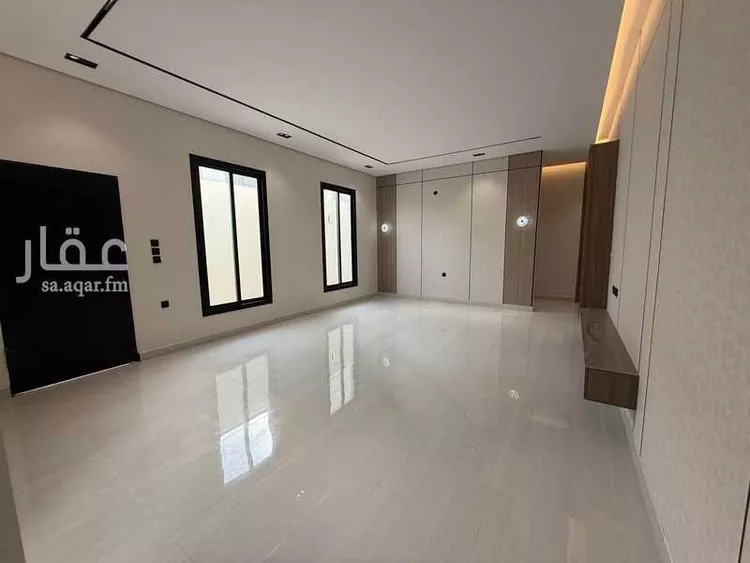 Floor for Sale in Riyadh Al Janadriyah 8