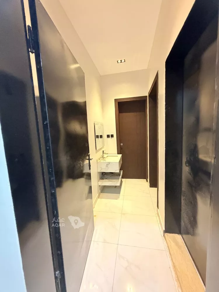 شقة للبيع في شارع حاتم, حي الجنادرية, مدينة الرياض, منطقة الرياض 5