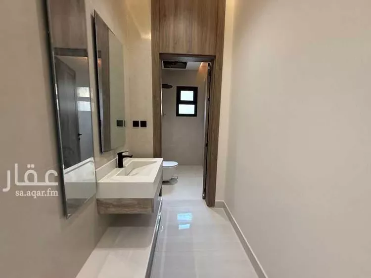 Floor for Sale in Riyadh Al Janadriyah 7