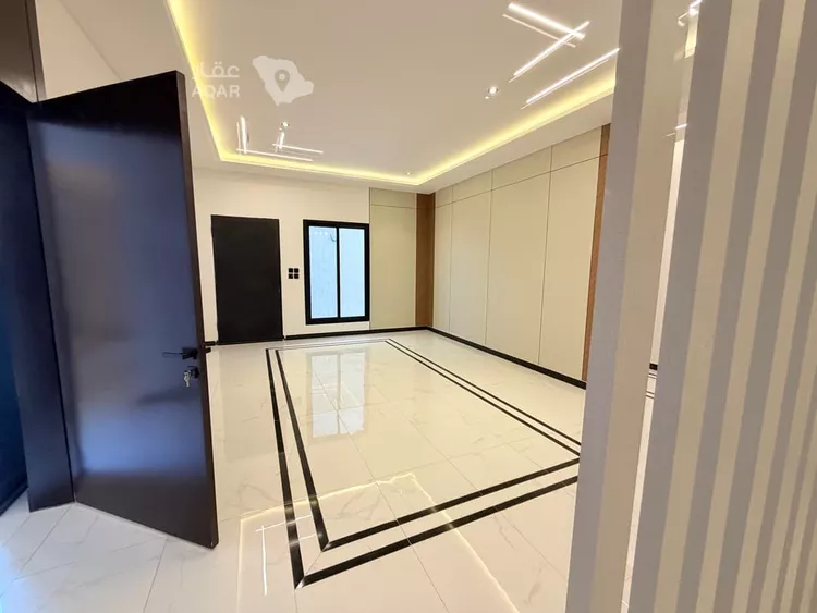 Floor for Sale in Riyadh Al Janadriyah 8