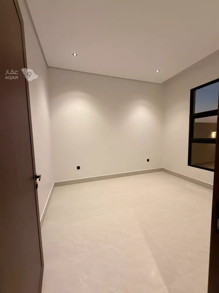 Floor for Sale in Riyadh Al Janadriyah 4
