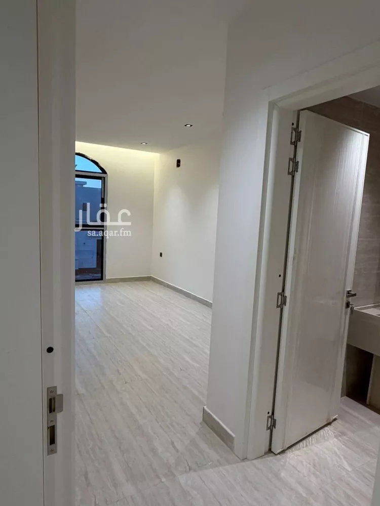 فيلا للبيع في شارع يعقوب بن أبي الفضل, حي عكاظ, مدينة الرياض, منطقة الرياض