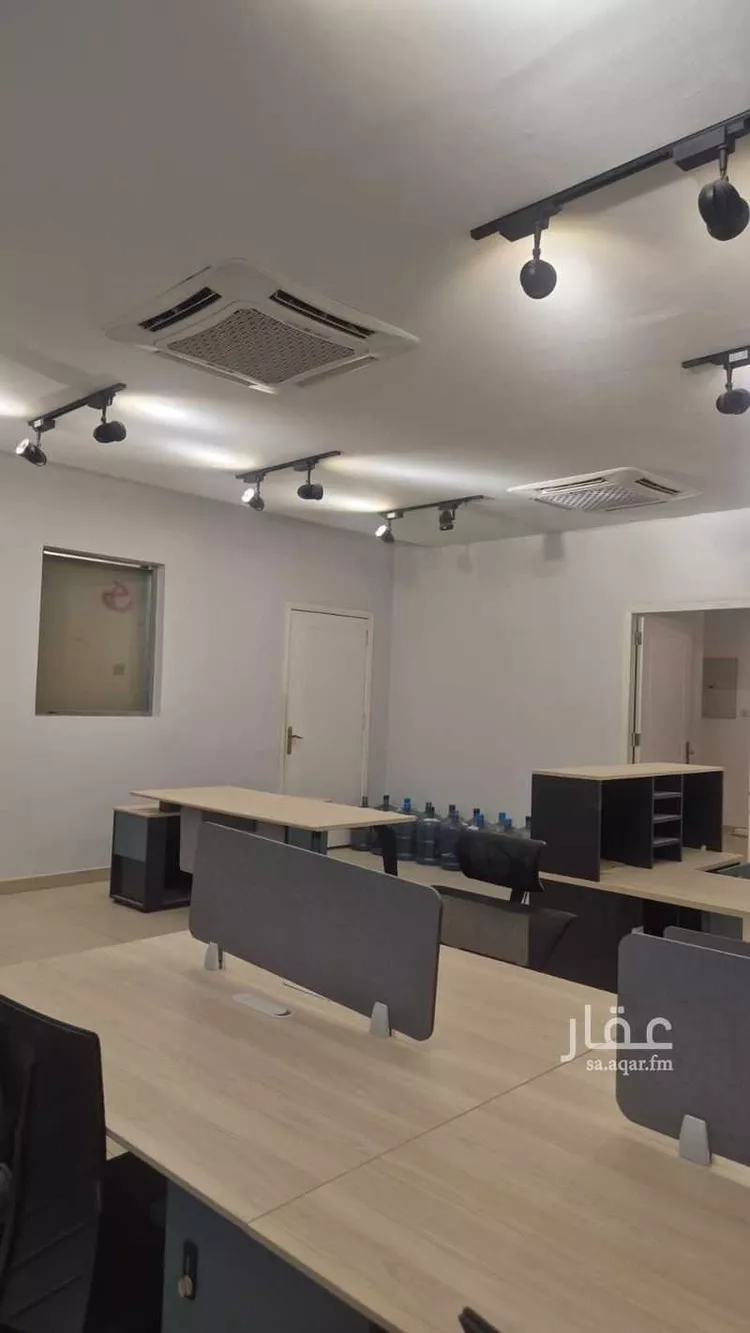 مكتب تجاري للإيجار في شارع انس بن مالك, حي الياسمين, مدينة الرياض, منطقة الرياض صورة 3