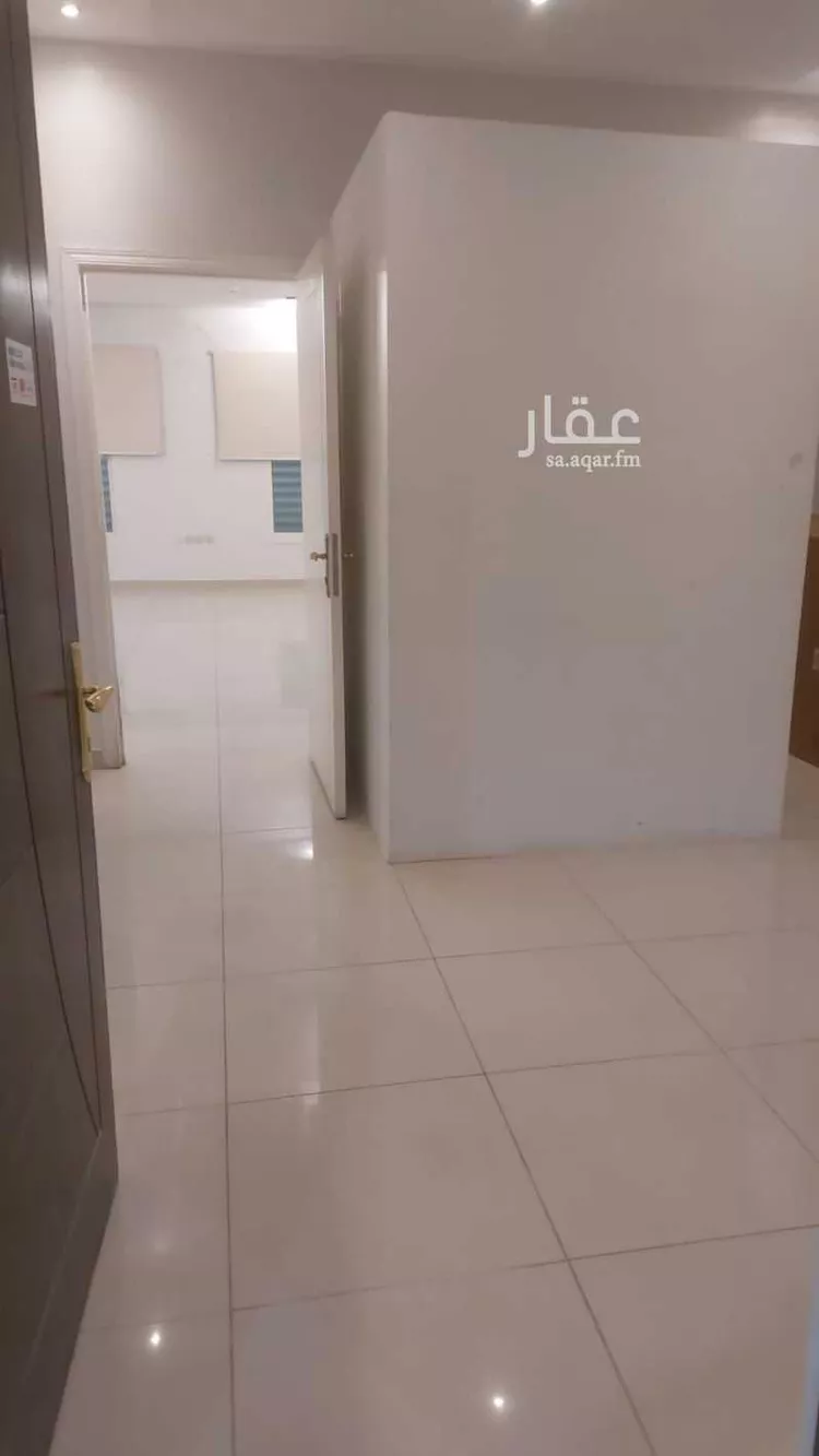 مكتب تجاري للإيجار في شارع انس بن مالك, حي الياسمين, مدينة الرياض, منطقة الرياض صورة 3