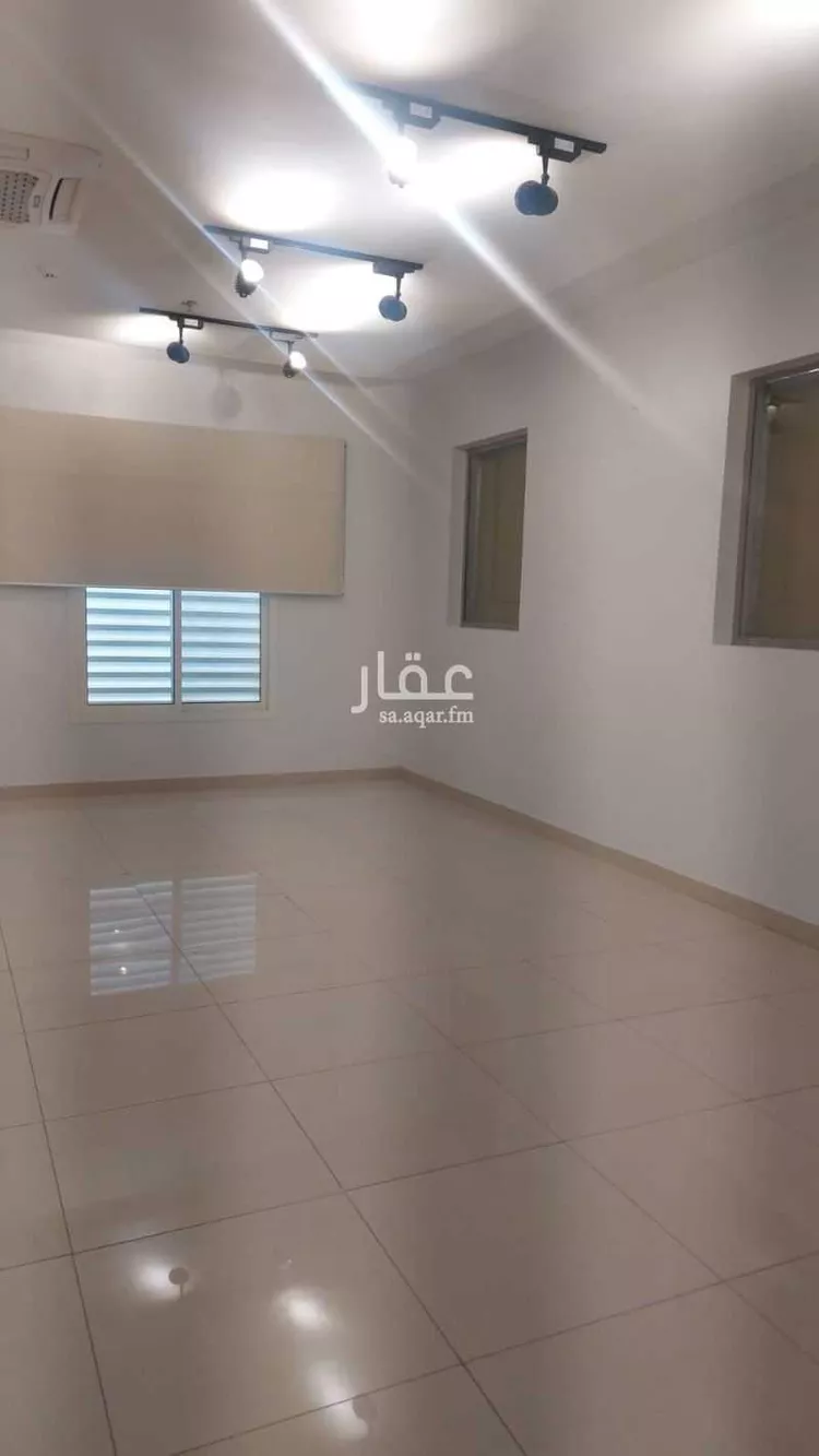 مكتب تجاري للإيجار في شارع انس بن مالك, حي الياسمين, مدينة الرياض, منطقة الرياض صورة 2