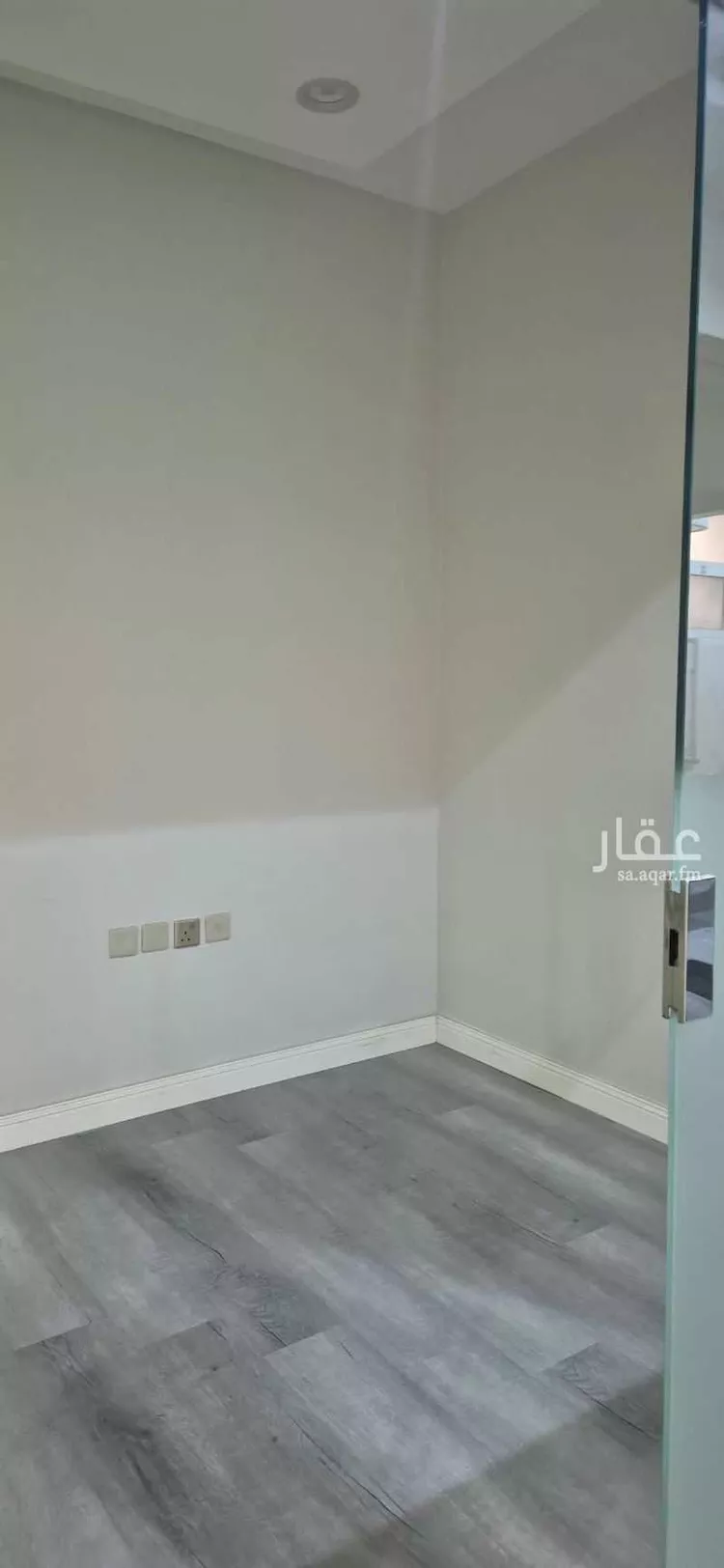مكتب تجاري للإيجار في شارع انس بن مالك, حي الياسمين, مدينة الرياض, منطقة الرياض صورة 2