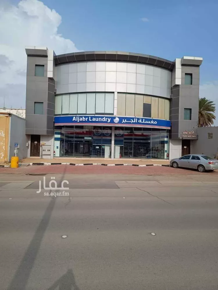 شقة للإيجار في شارع طريق الملك عبدالعزيز, حي الصالحية, مدينة عنيزة, منطقة القصيم صورة 3