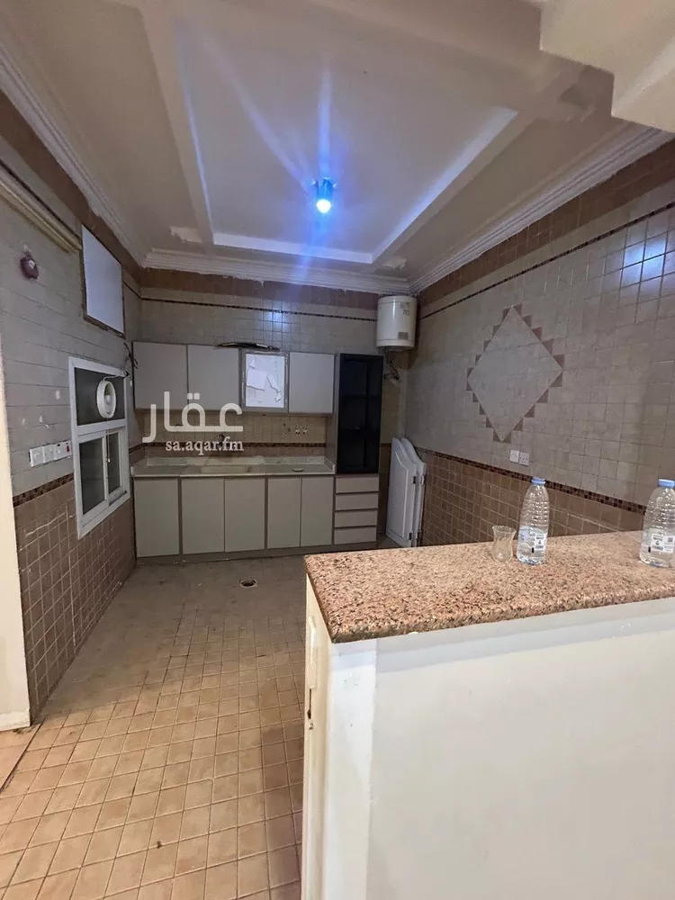 شقة للبيع في شارع الخزنة, حي إشبيلية, مدينة الرياض, منطقة الرياض صورة 3