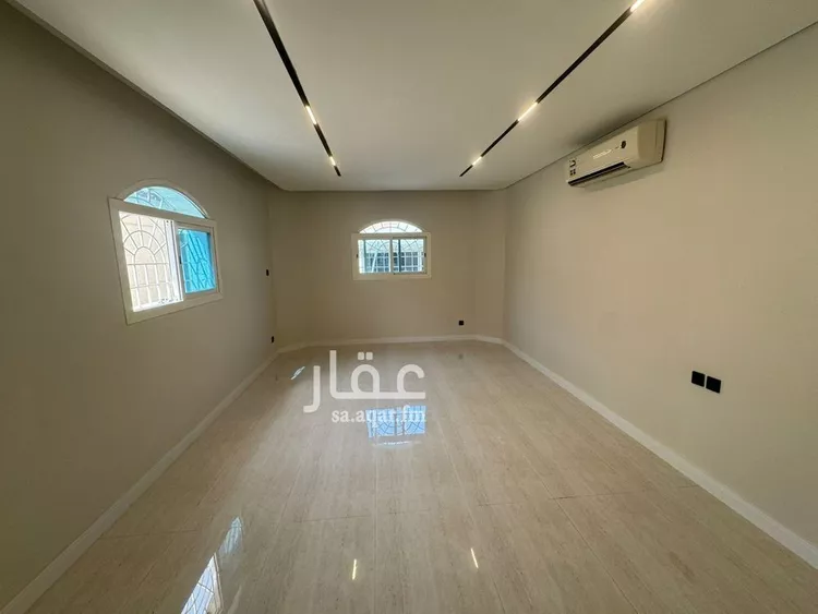 فيلا للبيع في شارع عين البيضاء, حي المصيف, مدينة الرياض, منطقة الرياض صورة 2