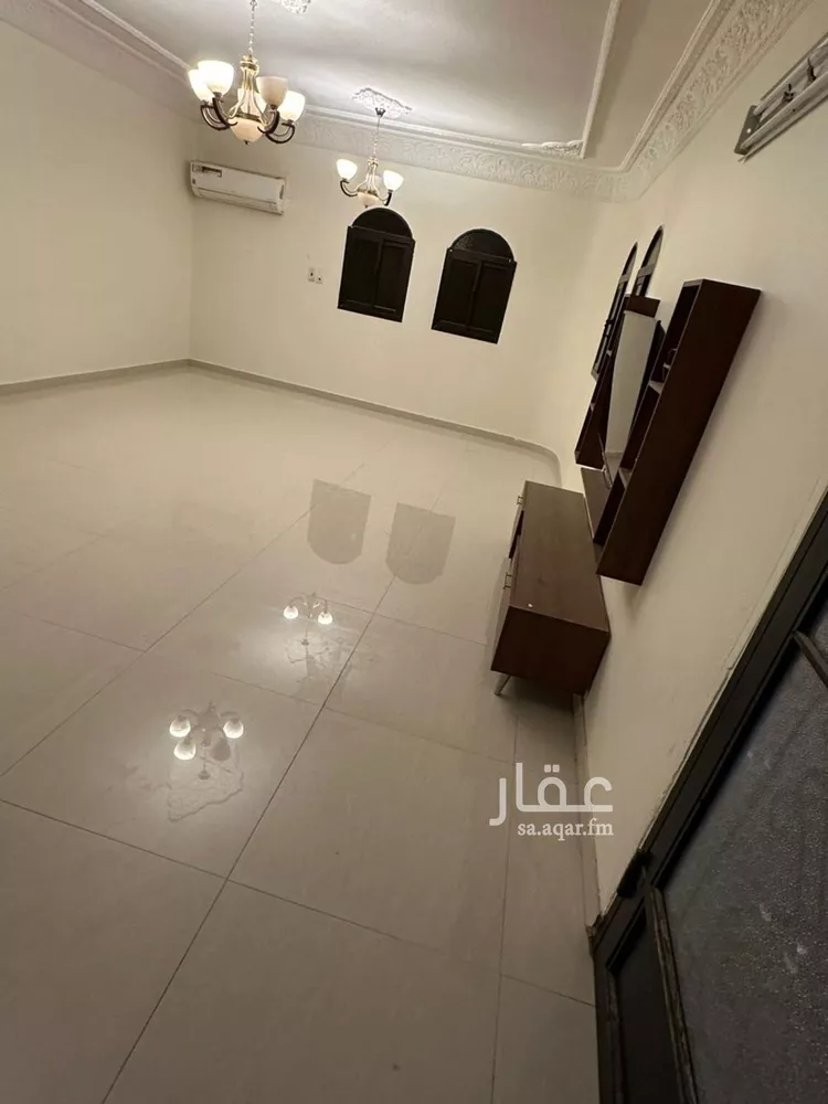 فيلا للبيع في شارع أبي الكرم الحمامي, حي الملك فيصل, مدينة الرياض, منطقة الرياض صورة 2