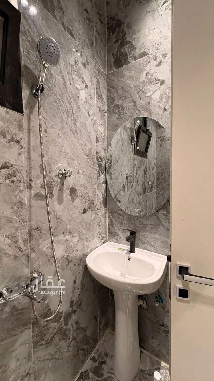 فيلا للإيجار في شارع الحضرة, حي طويق, مدينة الرياض, منطقة الرياض