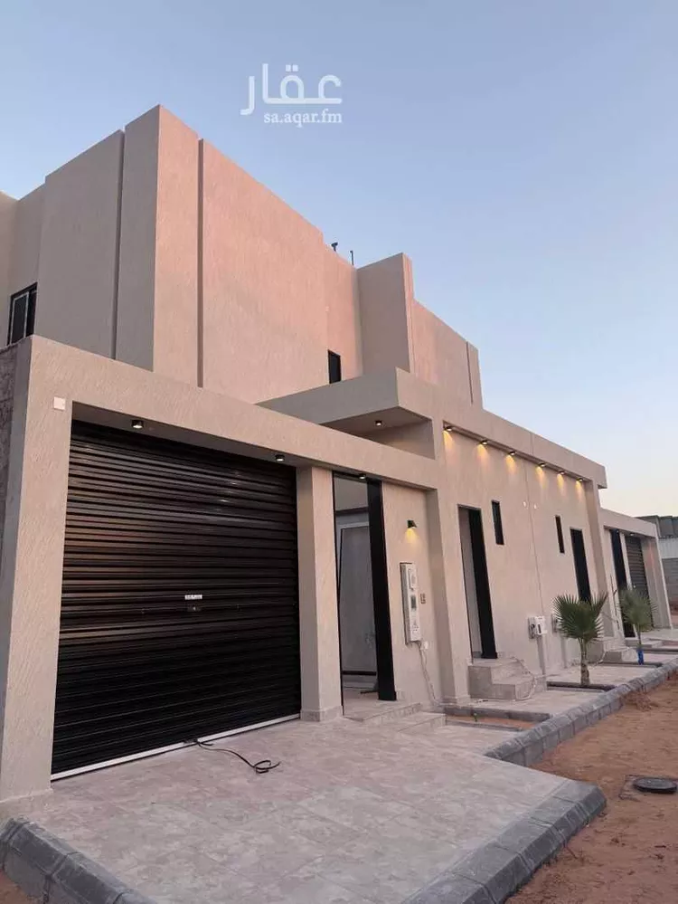 فيلا للبيع في شارع زين الدين بن نعمة, حي المصيف, مدينة عنيزة, منطقة القصيم صورة 2