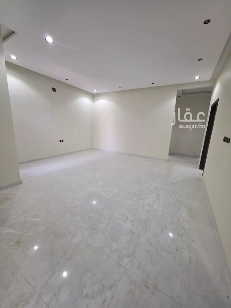 دور للبيع في شارع الإمام مالك, حي بدر, مدينة الرياض, منطقة الرياض صورة 2
