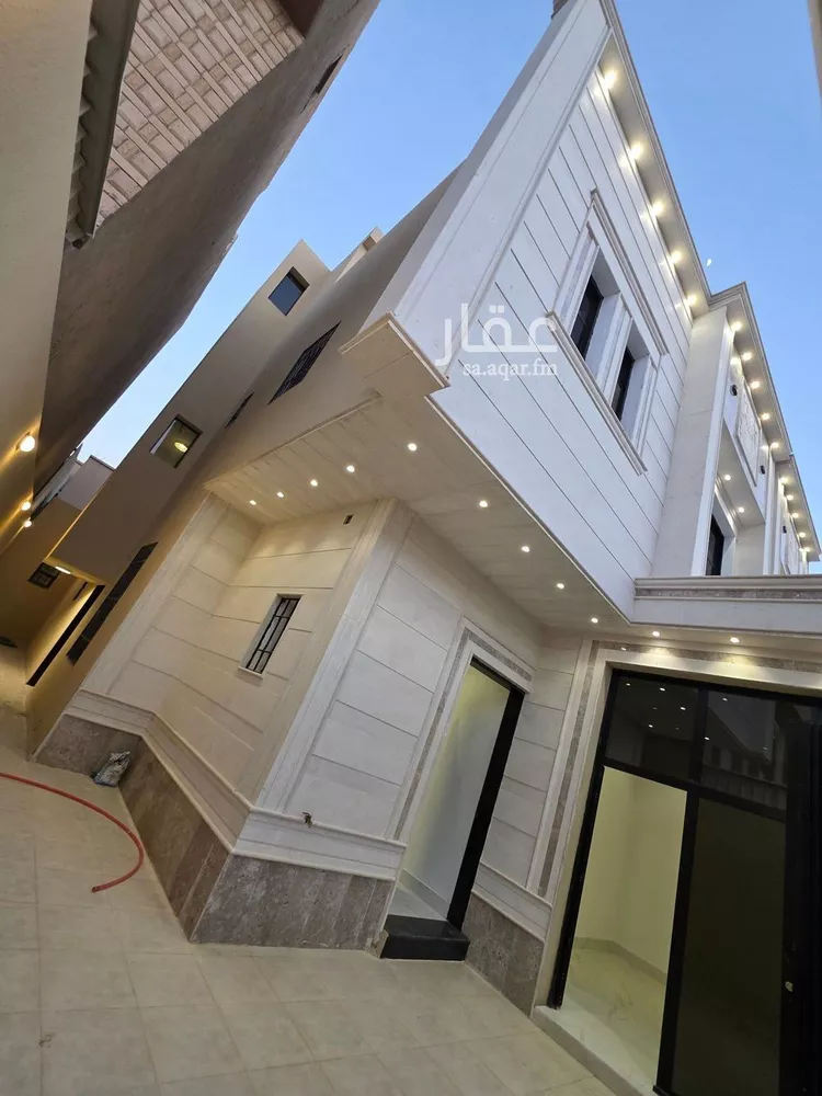 فيلا للبيع في شارع ست المعالي الحربية, حي العريجاء الغربي, مدينة الرياض, منطقة الرياض صورة 3