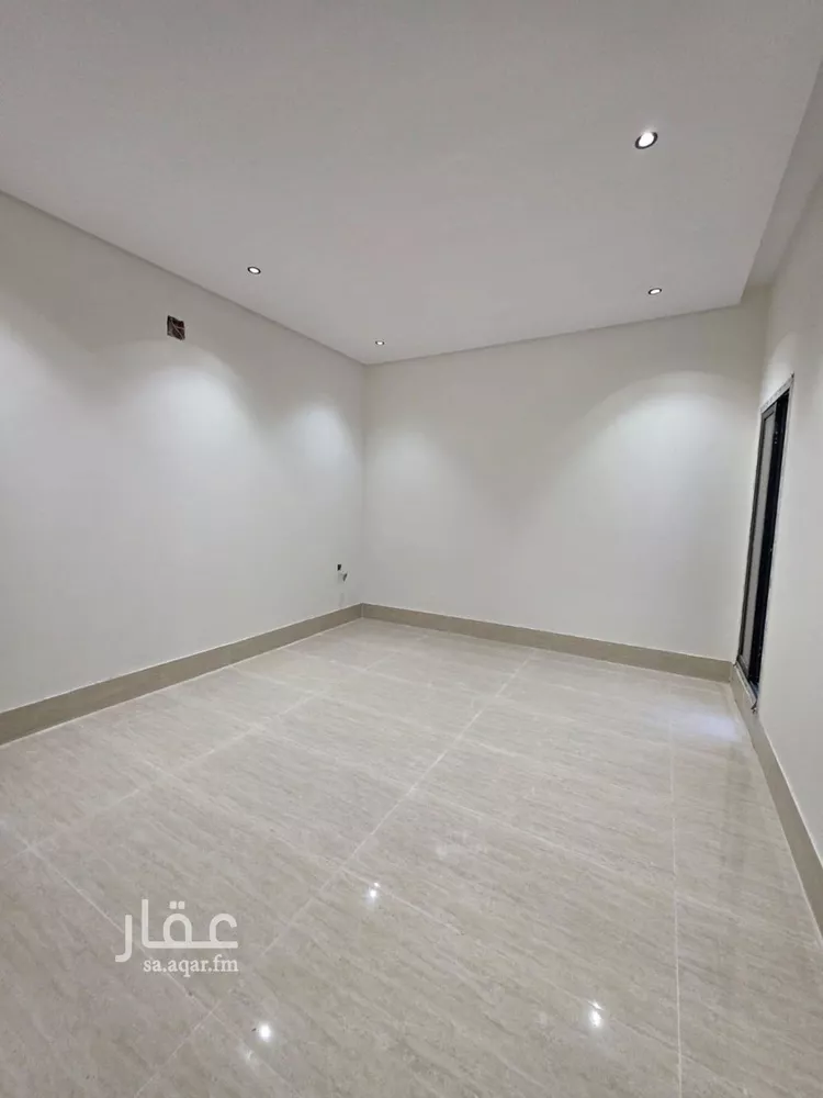 دور للبيع في شارع حسين بن سعيد المنوفي, حي طويق, مدينة الرياض, منطقة الرياض صورة 3