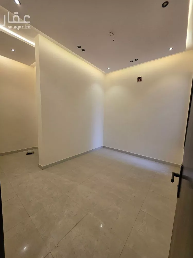 Floor for Sale in Riyadh Tuwaiq 14