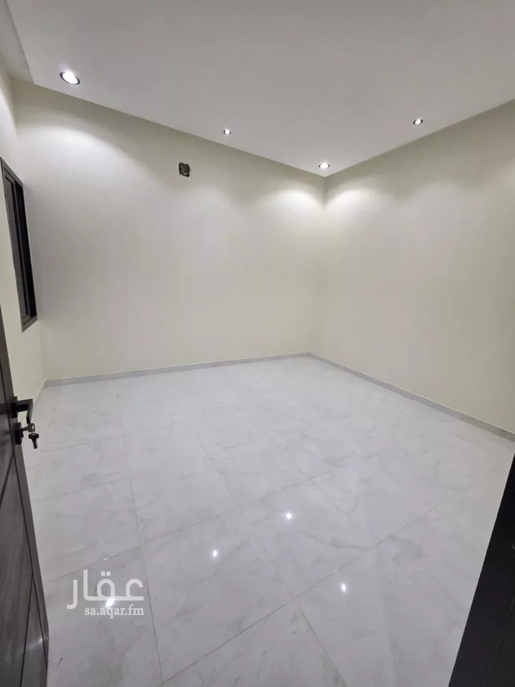 دور للبيع في شارع أحمد بن عبدالرحمن اللخمي, حي بدر, مدينة الرياض, منطقة الرياض 7
