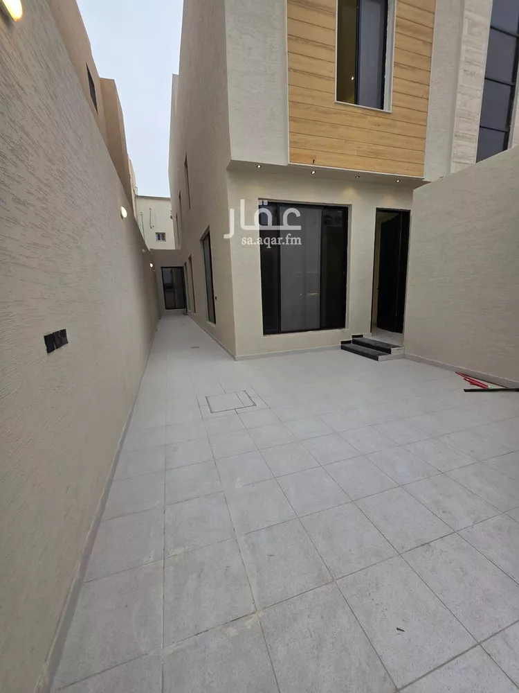 Floor for Sale in Riyadh Tuwaiq 9