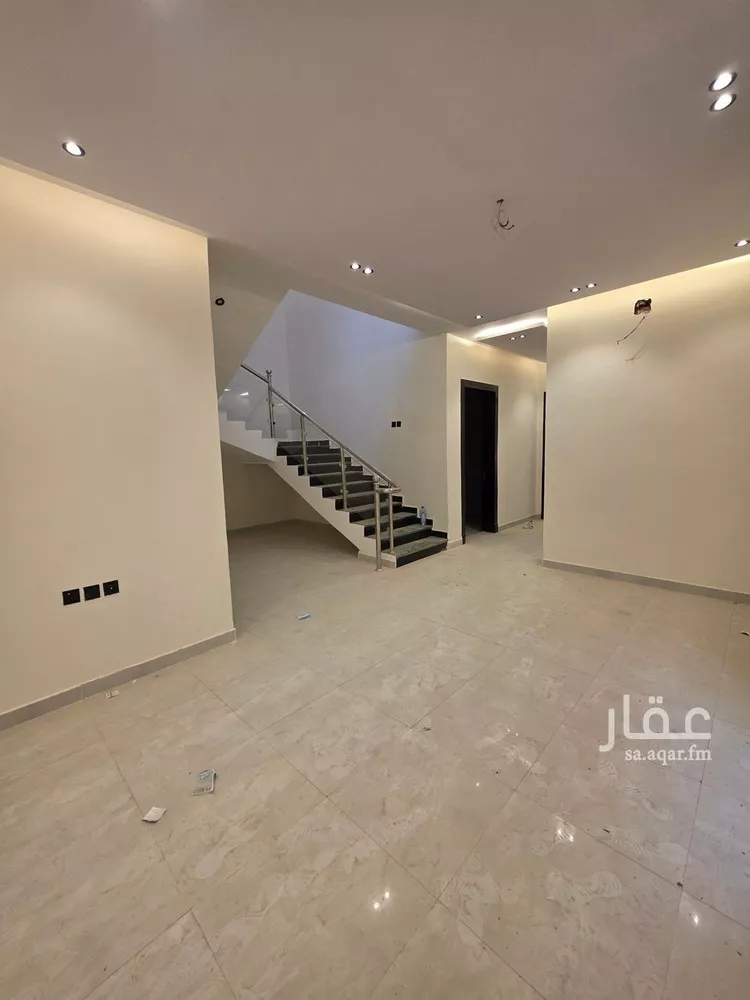 Floor for Sale in Riyadh Tuwaiq 16