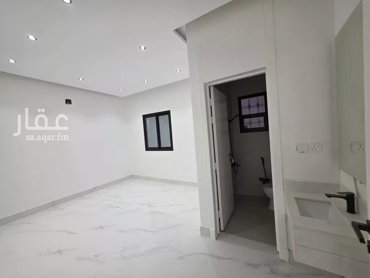 فيلا للبيع في شارع ست المعالي الحربية, حي العريجاء الغربي, مدينة الرياض, منطقة الرياض 12