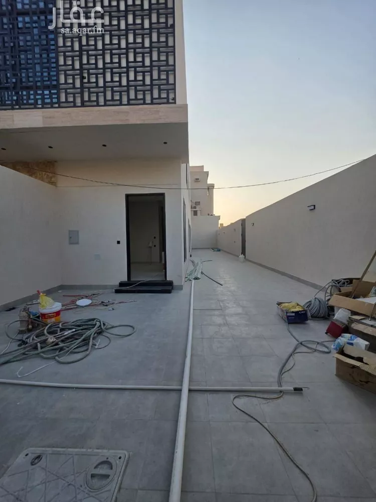دور للبيع في شارع محمد بن جميع, حي طويق, مدينة الرياض, منطقة الرياض صورة 3