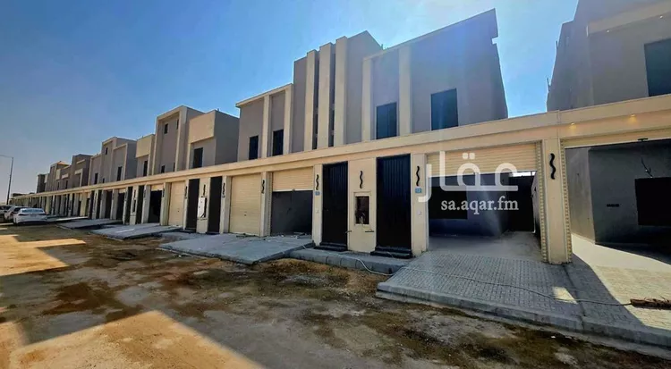 دور للبيع في شارع الإمام مالك, حي بدر, مدينة الرياض, منطقة الرياض