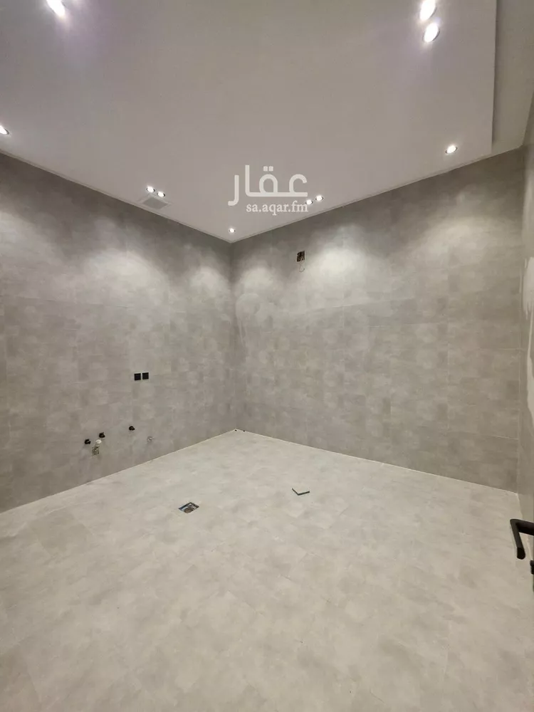 Floor for Sale in Riyadh Tuwaiq 18