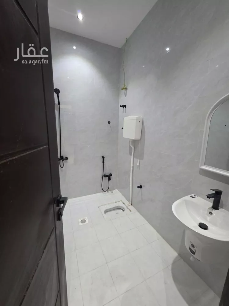 دور للبيع في شارع أحمد بن عبدالرحمن اللخمي, حي بدر, مدينة الرياض, منطقة الرياض 18