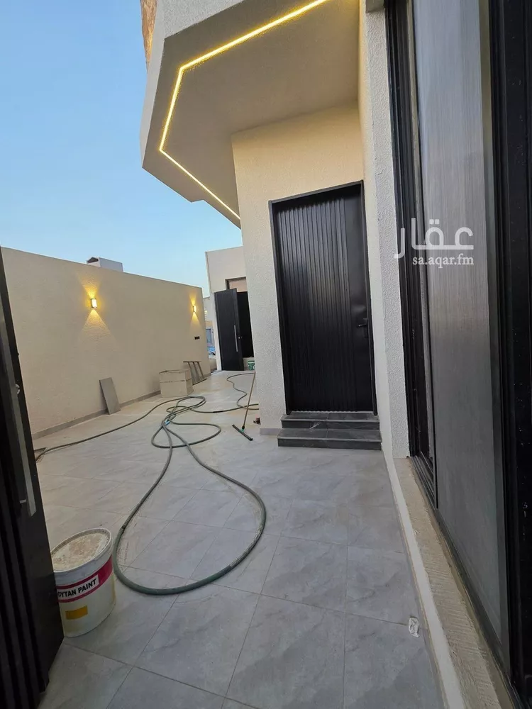 فيلا للبيع في شارع أبي طالب عبدالجبار, حي العوالي, مدينة الرياض, منطقة الرياض صورة 2