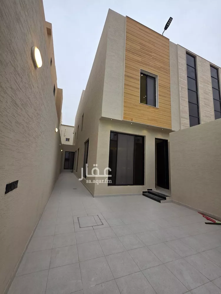 Floor for Sale in Riyadh Tuwaiq 15