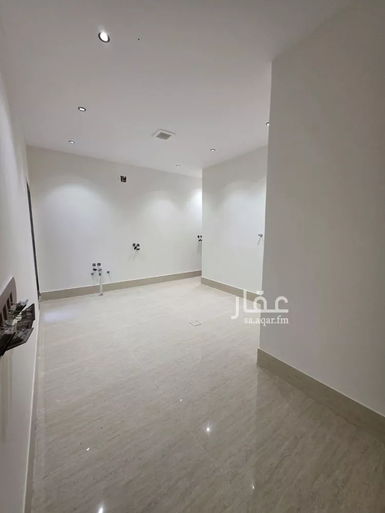 دور للبيع في شارع يحيى المفتي, حي طويق, مدينة الرياض, منطقة الرياض 8