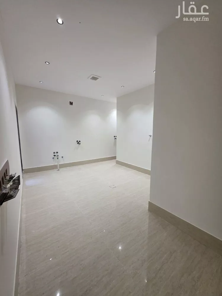 دور للبيع في شارع حسين بن سعيد المنوفي, حي طويق, مدينة الرياض, منطقة الرياض صورة 4