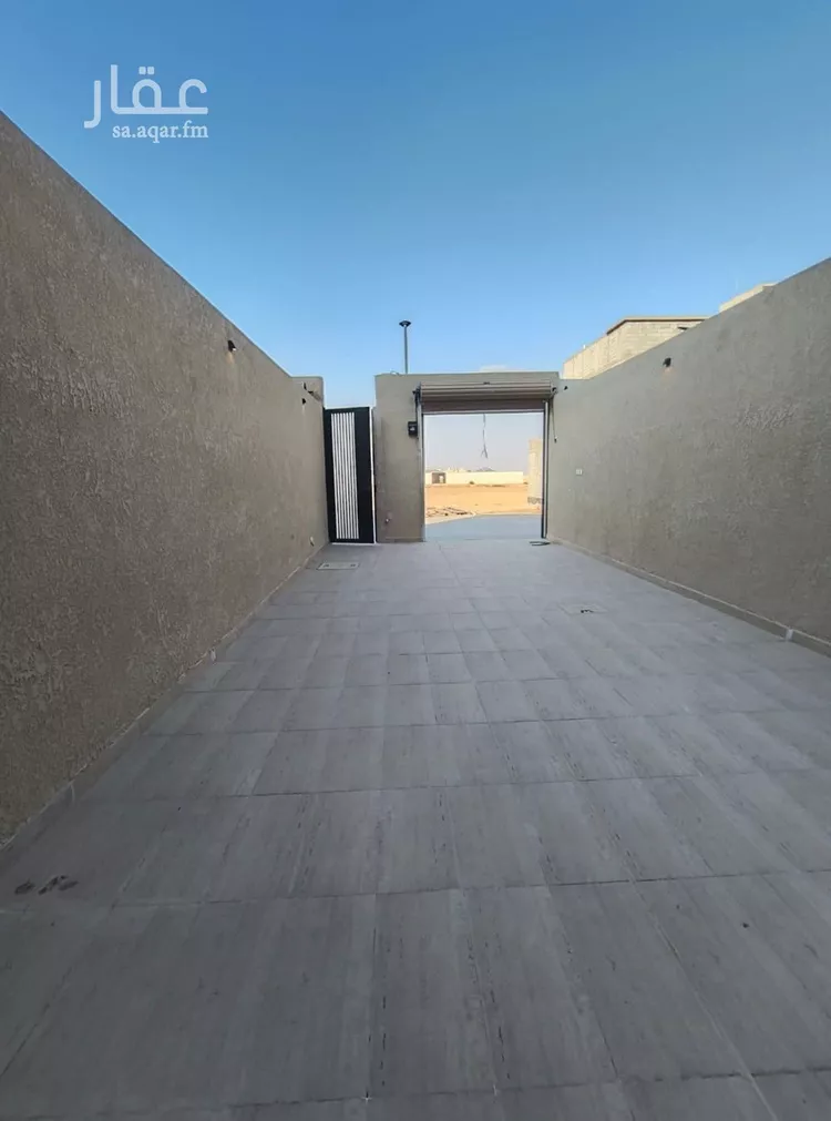 Floor for Sale in Riyadh Dahiat Namar 19