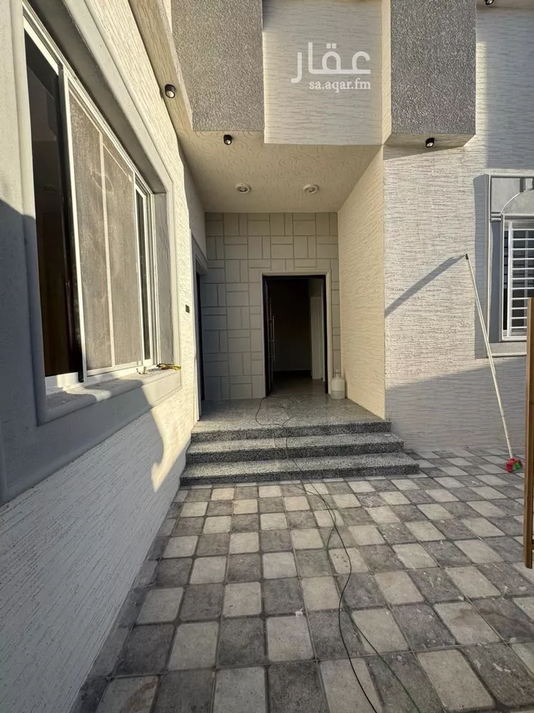 دور للبيع في شارع عمرو بن الجموح, حي الروضة, مدينة سراة عبيدة, منطقة عسير صورة 2